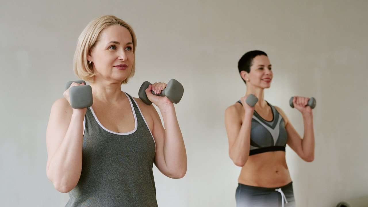 Waarom is krachttraining belangrijk? 10 voordelen die je moet kennen